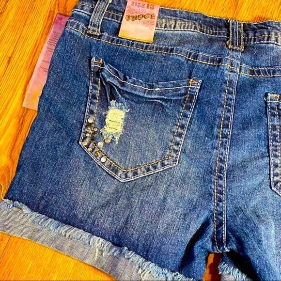 TRUCE DESTROYED JEAN SHORTS WITH CAMO DETAILING 13 JRS NWT - Picture 6 of 13